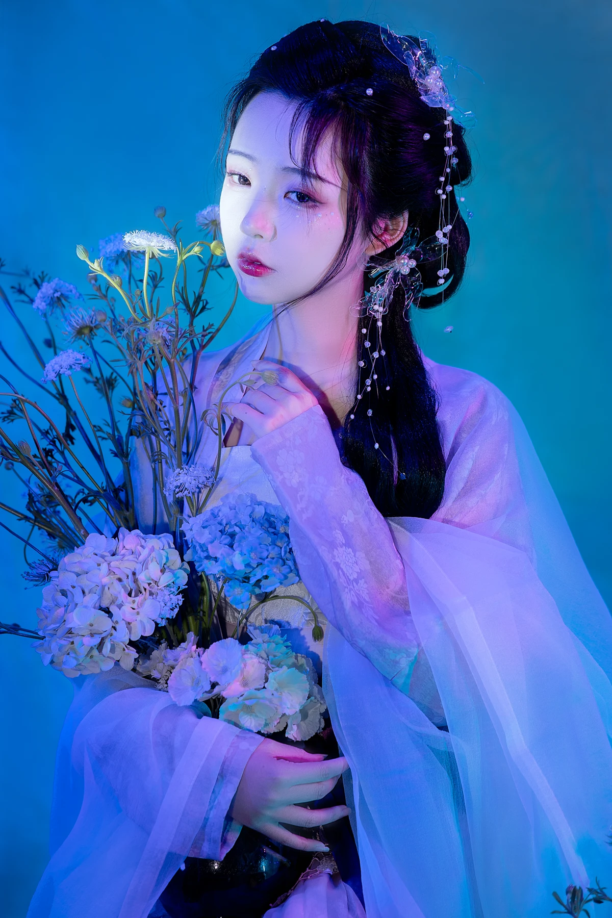 [YITUYU] 2023.01.10 Vol.2885 – She is that touch of blue Cat in arms ovo#[23P]-6