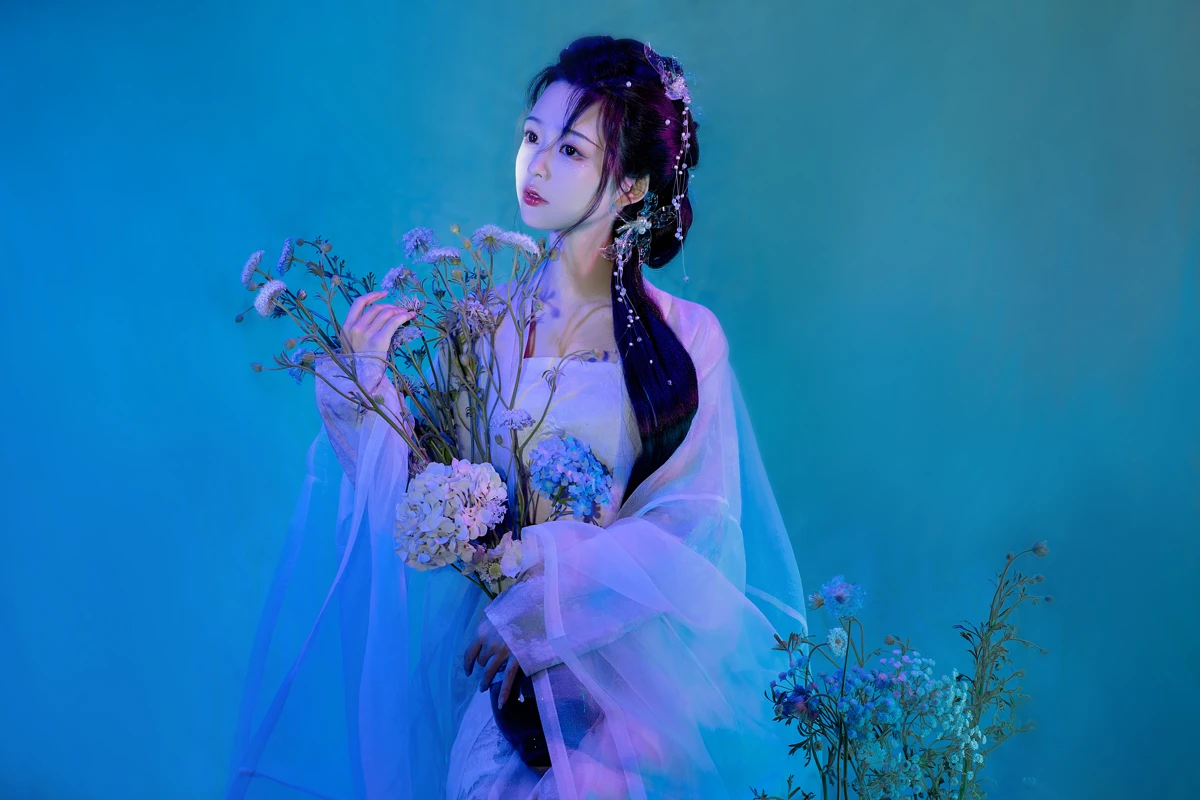 [YITUYU] 2023.01.10 Vol.2885 – She is that touch of blue Cat in arms ovo#[23P]-9