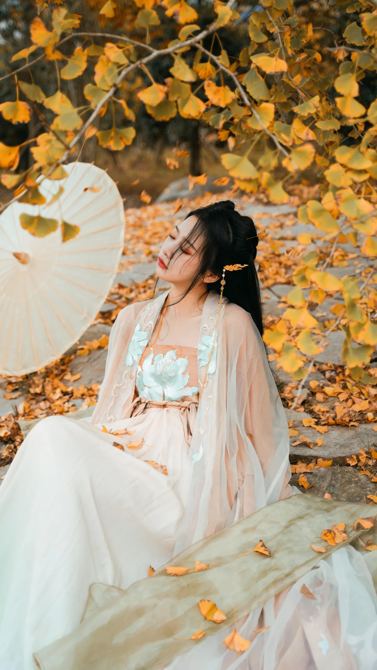 [YITUYU] 2022.12.12 Vol.2664 – Under the Ginkgo Tree Wangwang Xiaoxiaoshu#[39P]-6