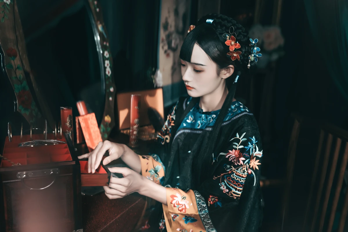 [艺图语] 2023.01.01 Vol.2809 – 经年旧梦 清汉女 兔子Zzz不吃胡萝卜#[42P]-9
