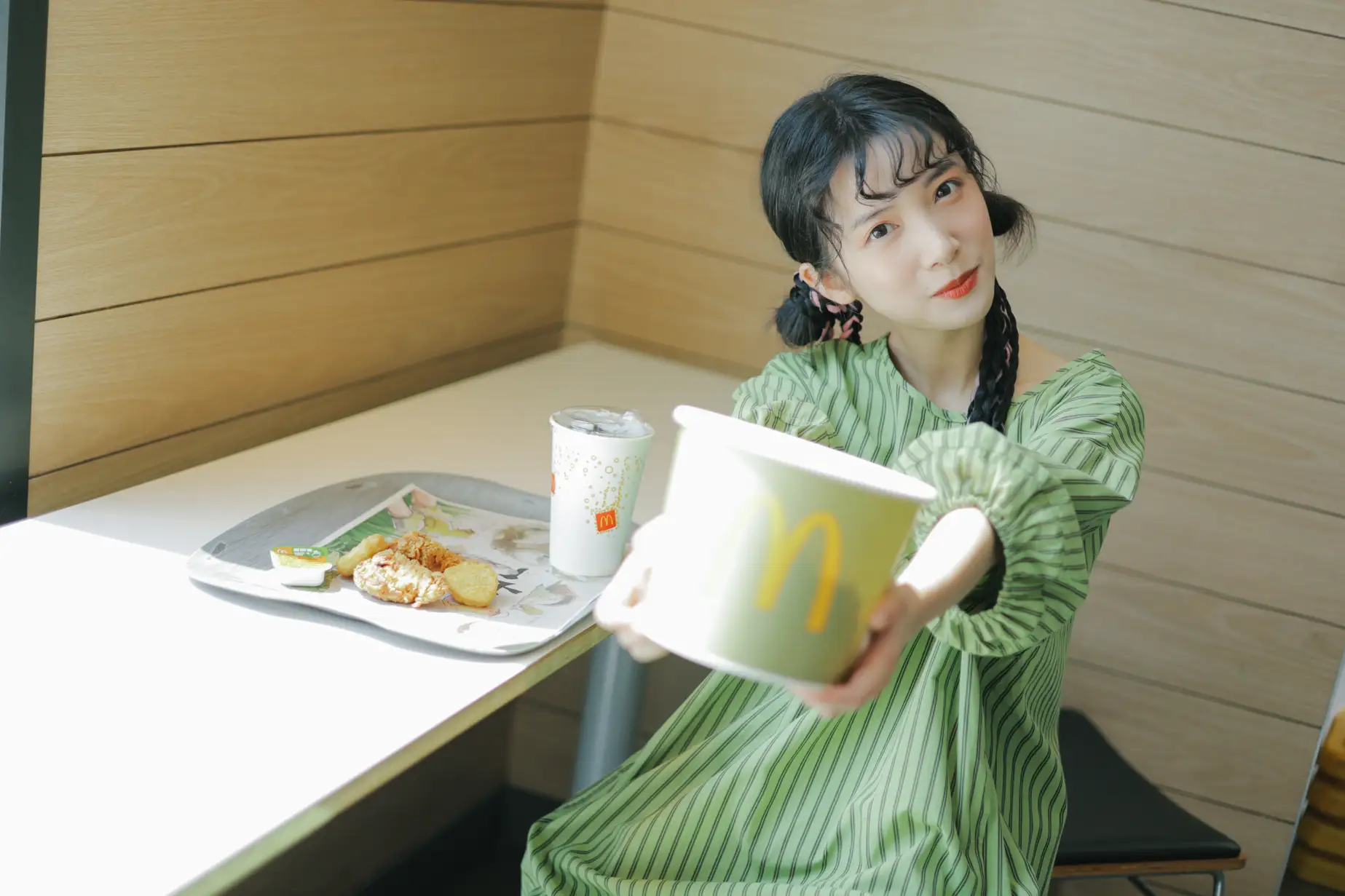 [艺图语] 2022.08.02 Vol.1605 – 夏日女友 一只阿梦崽#[42P]-1