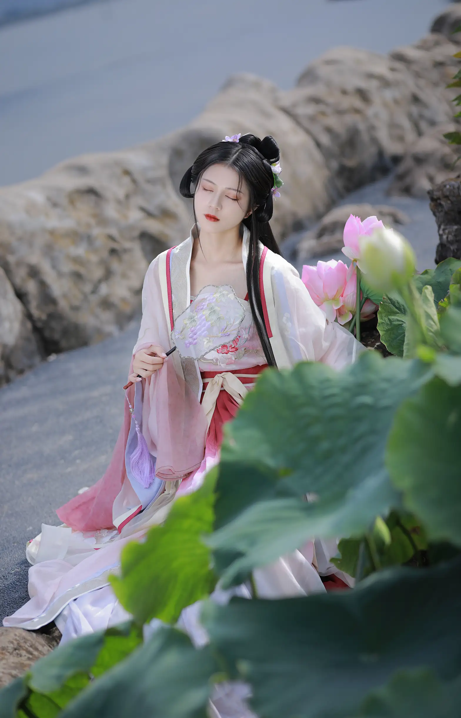 [艺图语] 2022.08.06 Vol.1639 – 山有扶苏，隰有荷华 吾岁#[39P]-10