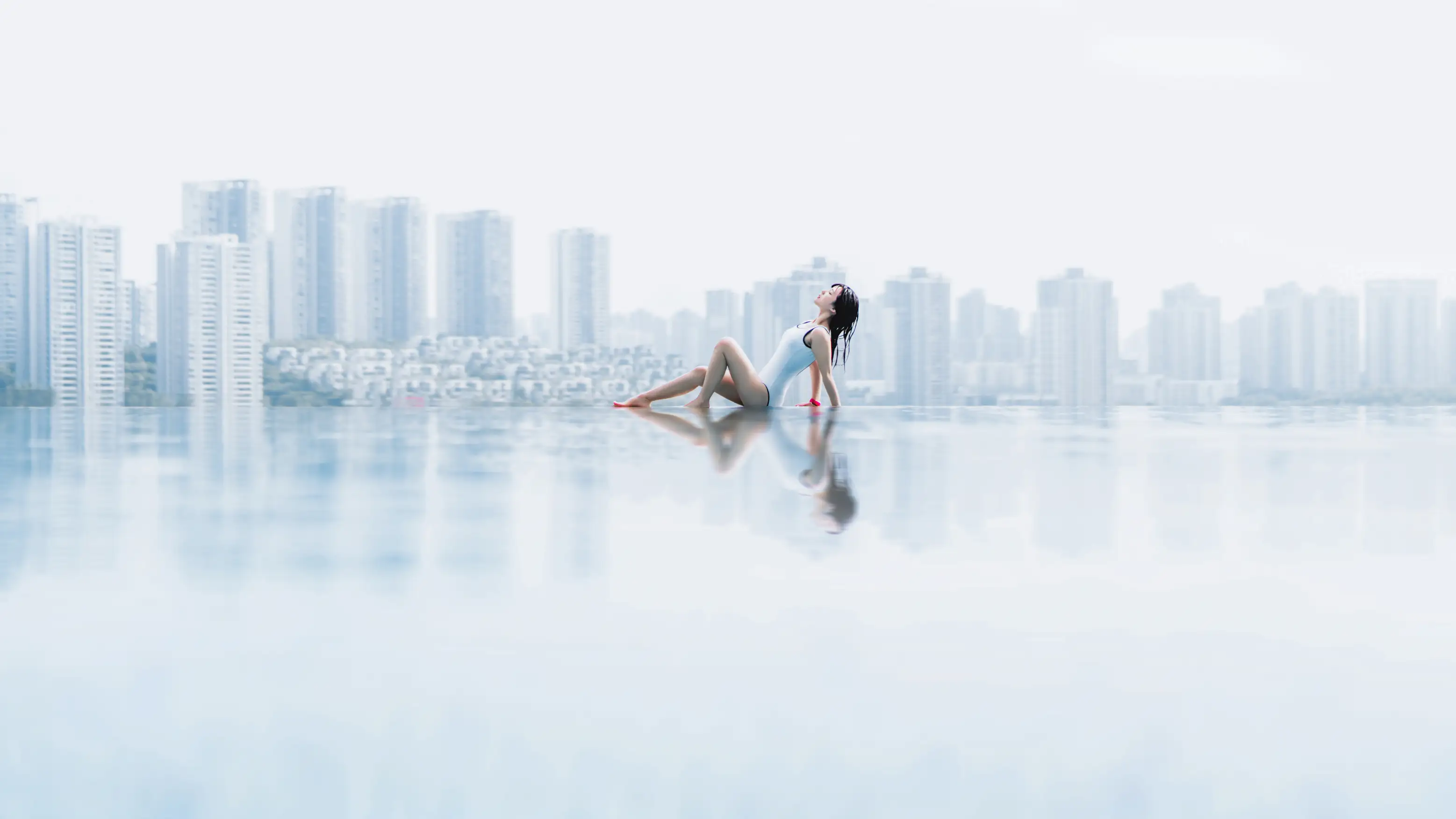 [艺图语] 2022.08.29 Vol.1817 – 纯白泳池 镜酱_#[26P]-2