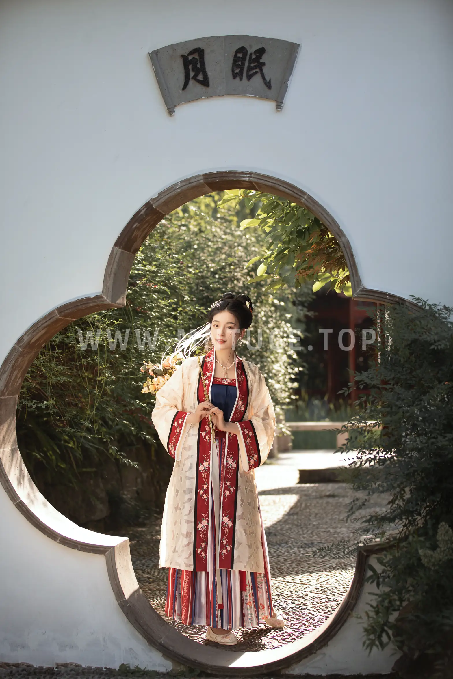 [艺图语] 2021.08.27 Vol.185 – 小园游记 肖肖#[26P]-8