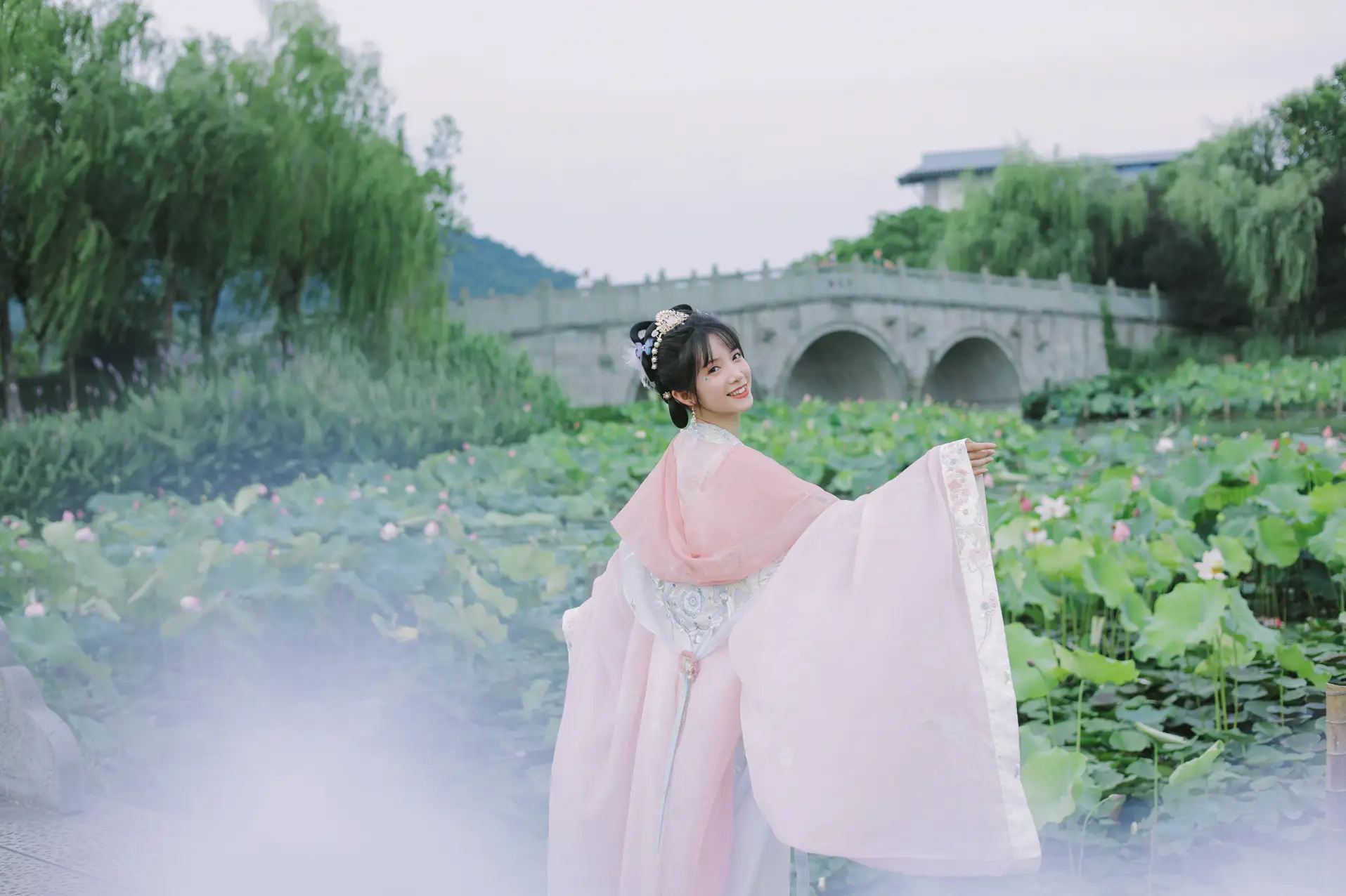 [艺图语] 2022.07.28 Vol.1560 – 粉色娇嫩 一只阿梦崽#[41P]-1