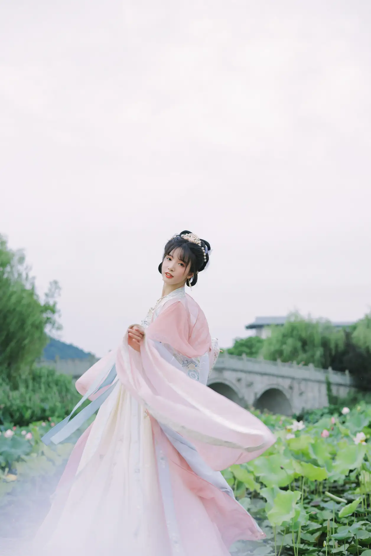 [艺图语] 2022.07.28 Vol.1560 – 粉色娇嫩 一只阿梦崽#[41P]-1