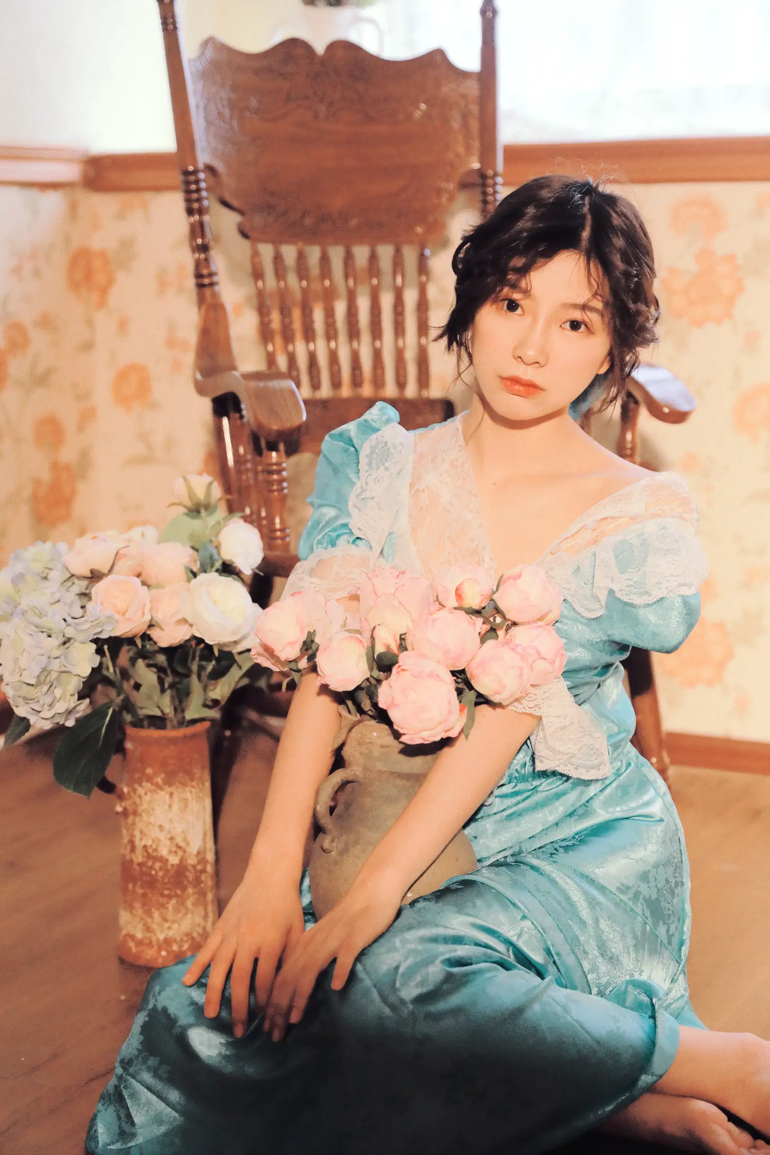 [艺图语] 2022.11.25 Vol.2522 窗边少女#[35P]-1